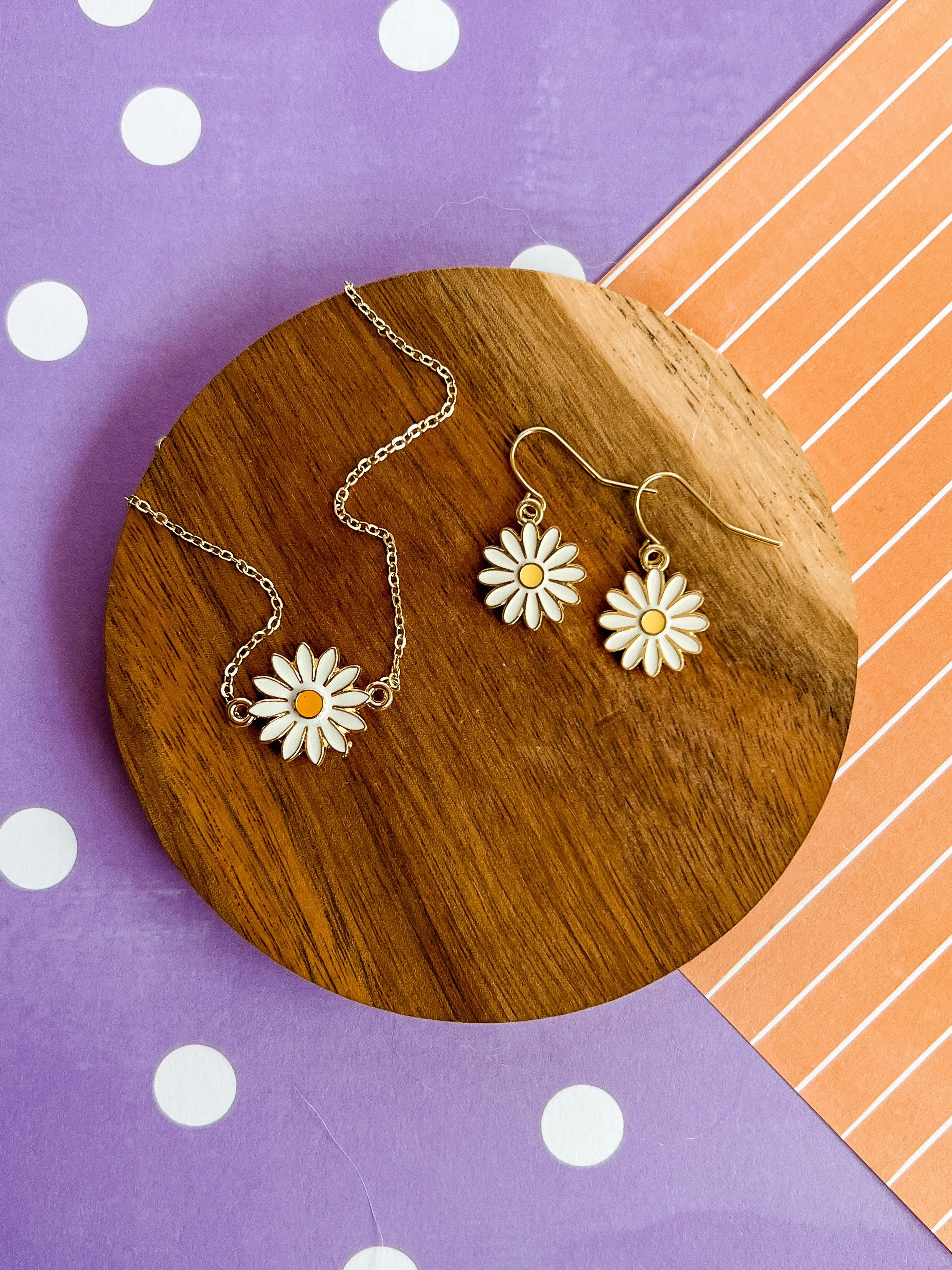 Daisy Dreams Necklace and Earrings