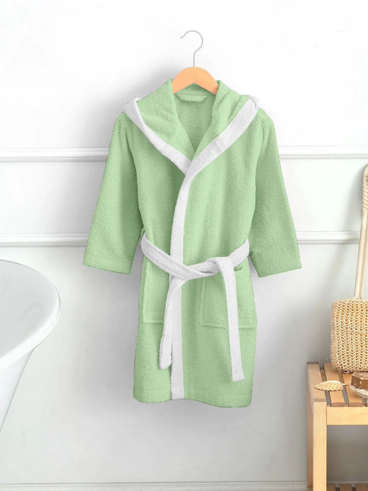 Polar Bear Embroidered Kids Bathrobe with Hood and Tie Up Belt - Mint